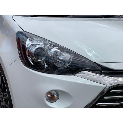 TOYOTA-AQUA-HEADLIGHTS